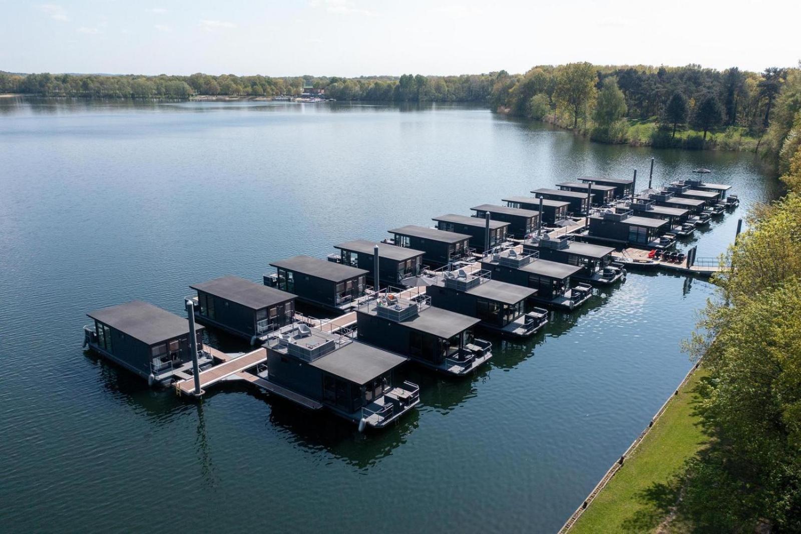 Houseboat Marina Mookerplas 4-6 Persons Plasmolen エクステリア 写真